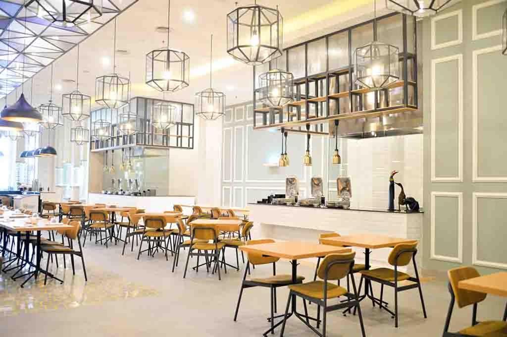 Gumaya Tower Hotel Semarang Kültér fotó