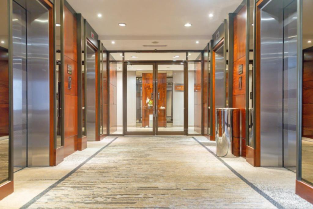 Gumaya Tower Hotel Semarang Kültér fotó