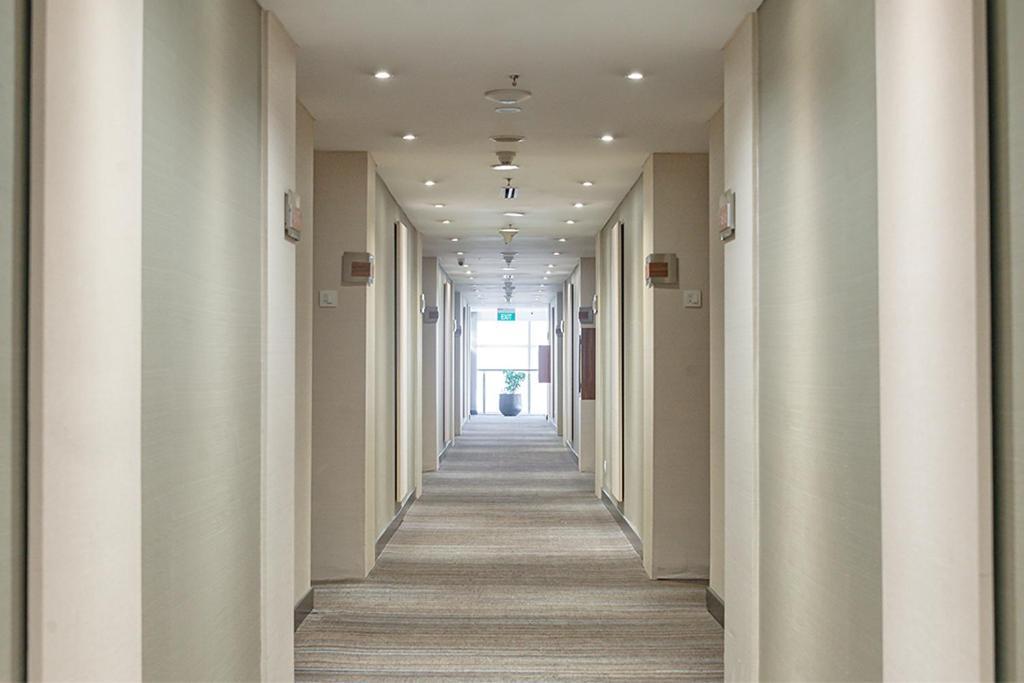 Gumaya Tower Hotel Semarang Kültér fotó