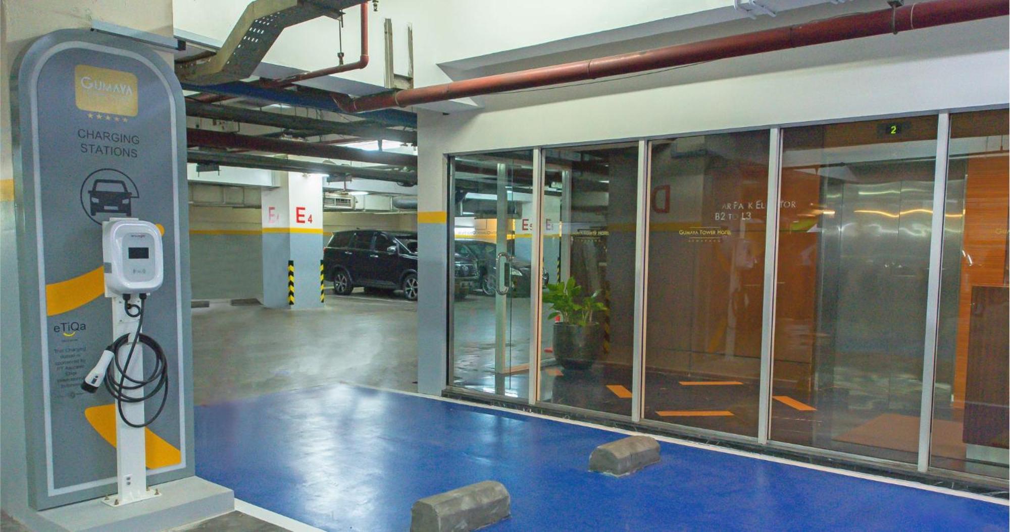 Gumaya Tower Hotel Semarang Kültér fotó