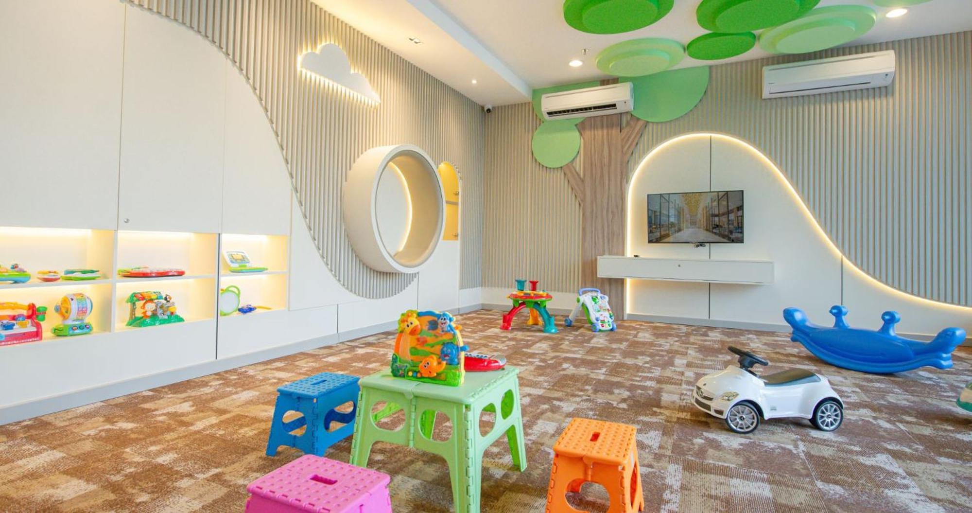 Gumaya Tower Hotel Semarang Kültér fotó