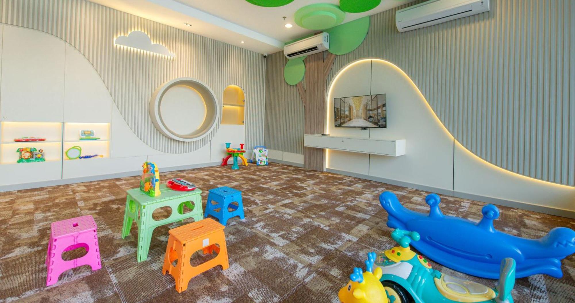 Gumaya Tower Hotel Semarang Kültér fotó