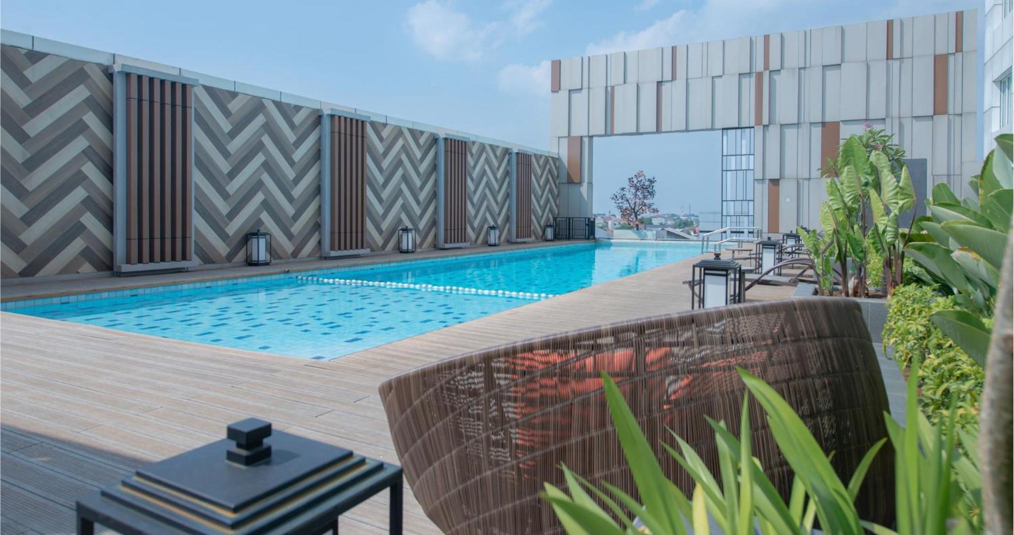 Gumaya Tower Hotel Semarang Kültér fotó
