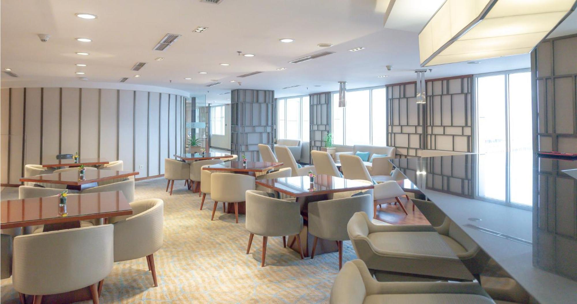 Gumaya Tower Hotel Semarang Kültér fotó
