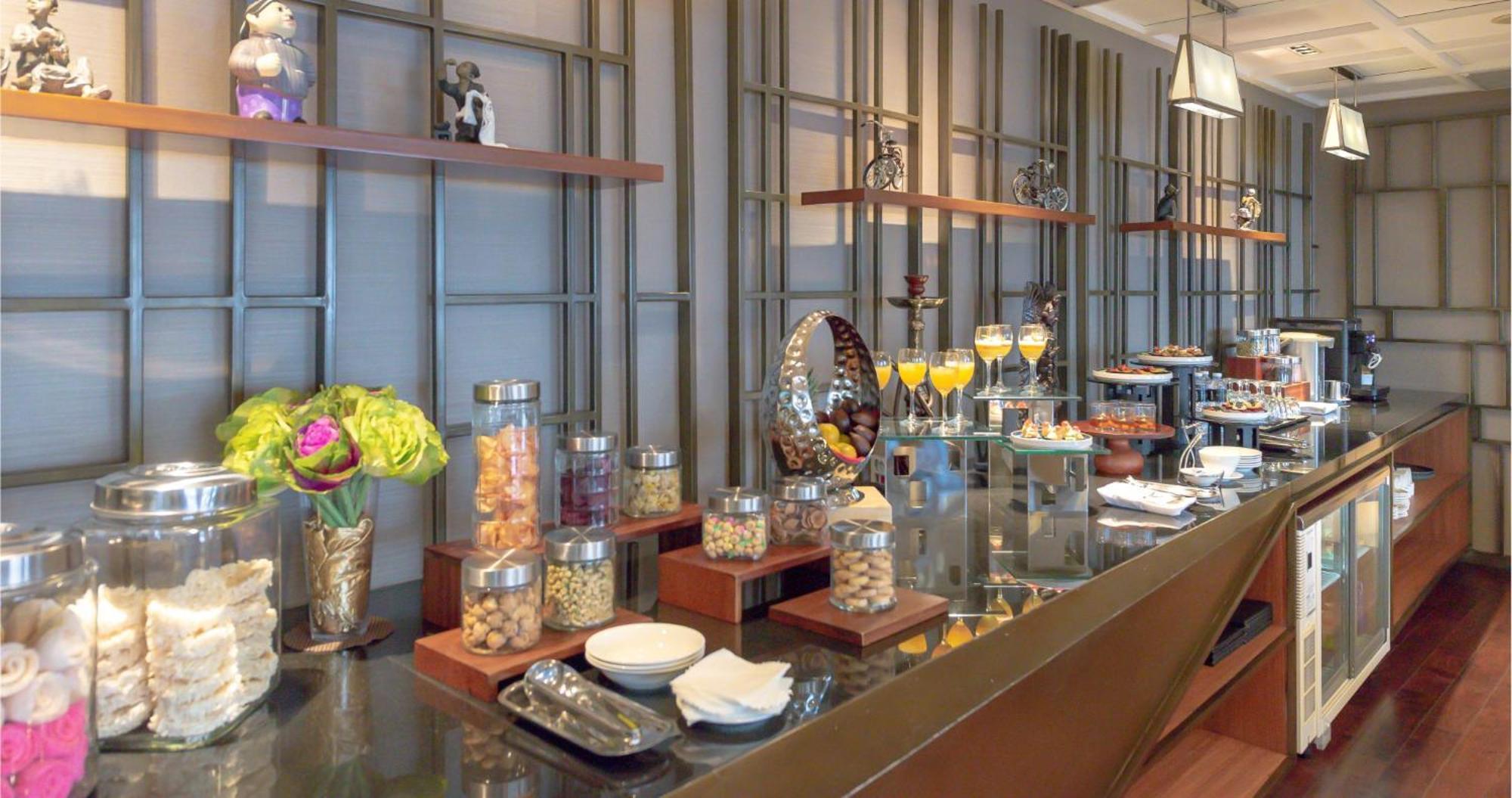 Gumaya Tower Hotel Semarang Kültér fotó