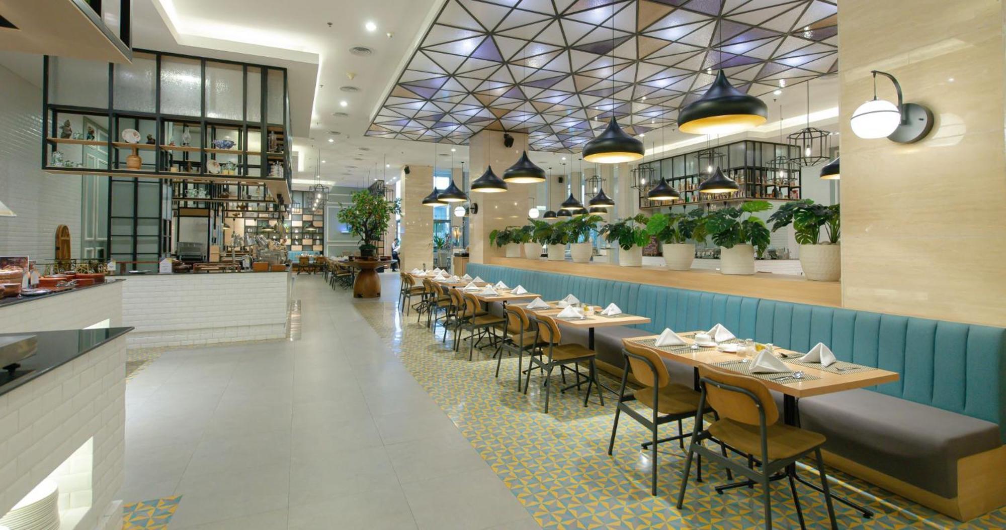 Gumaya Tower Hotel Semarang Kültér fotó