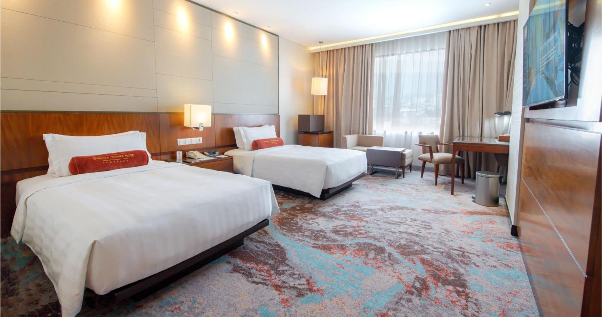 Gumaya Tower Hotel Semarang Kültér fotó