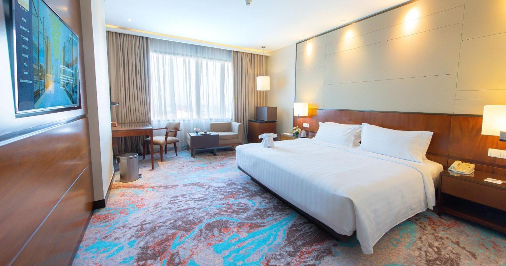 Gumaya Tower Hotel Semarang Kültér fotó