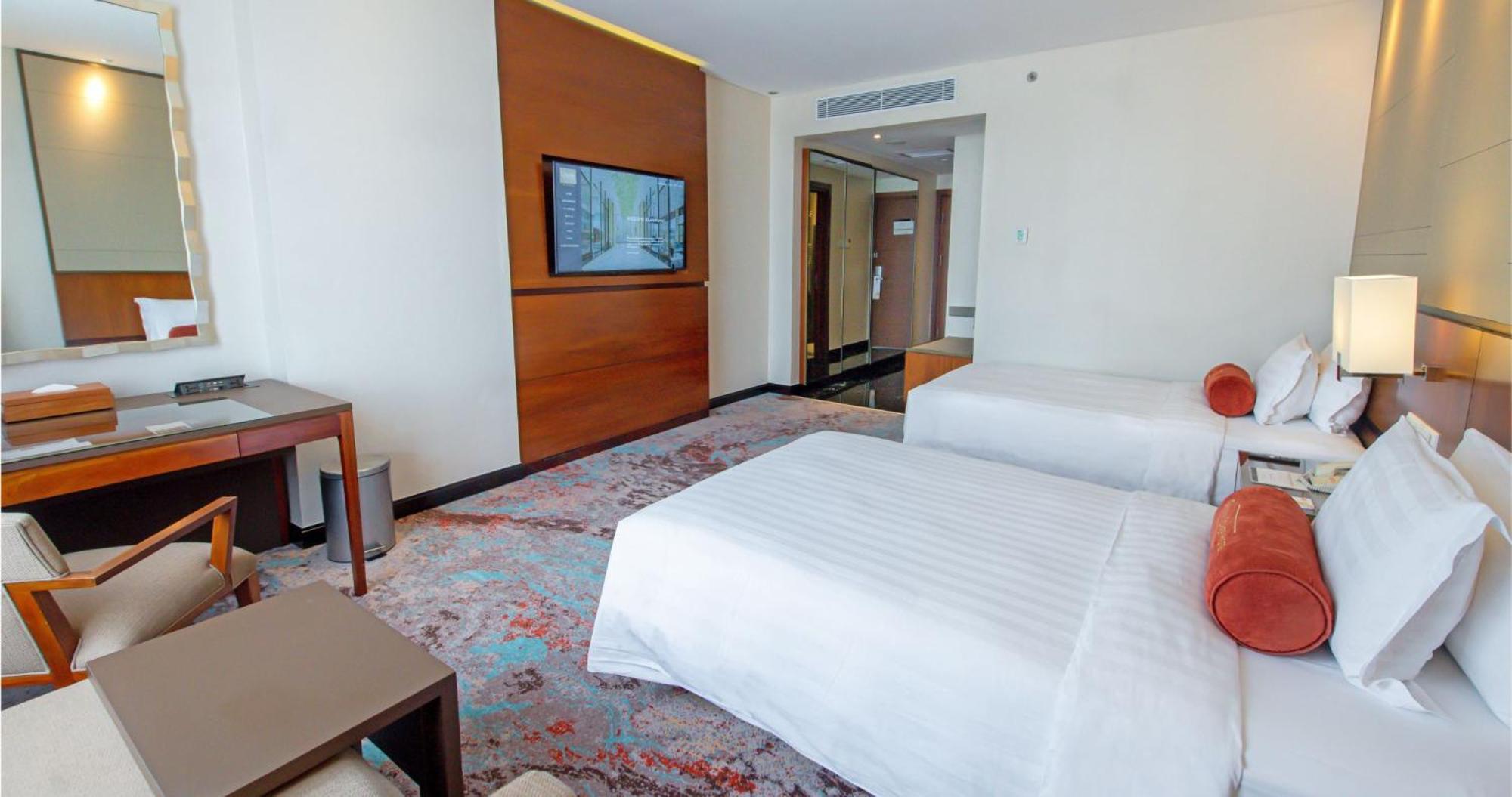 Gumaya Tower Hotel Semarang Kültér fotó