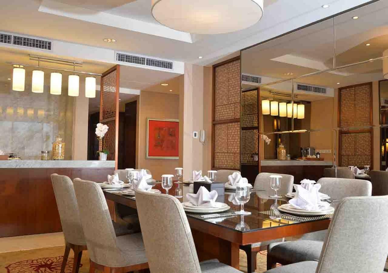 Gumaya Tower Hotel Semarang Kültér fotó