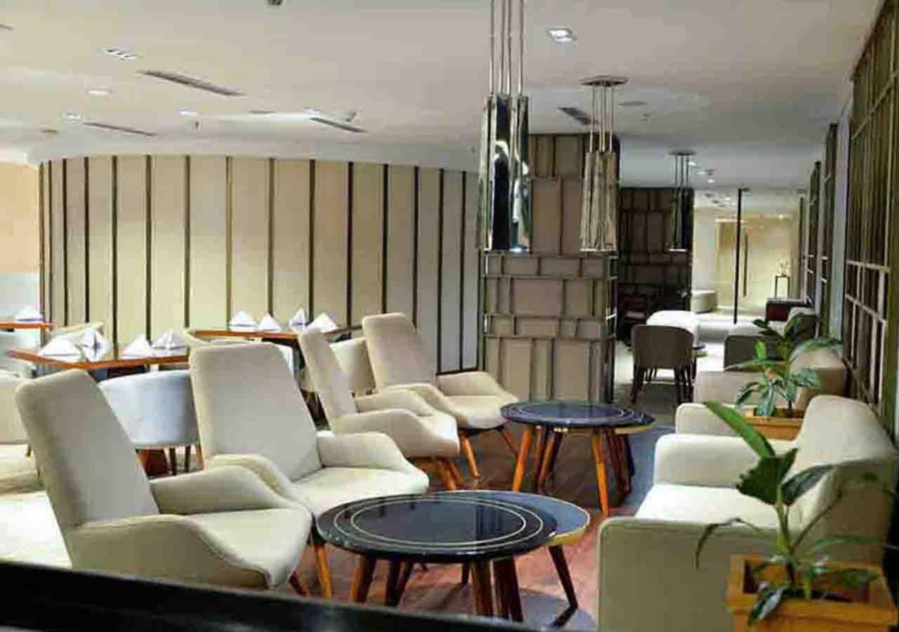 Gumaya Tower Hotel Semarang Kültér fotó