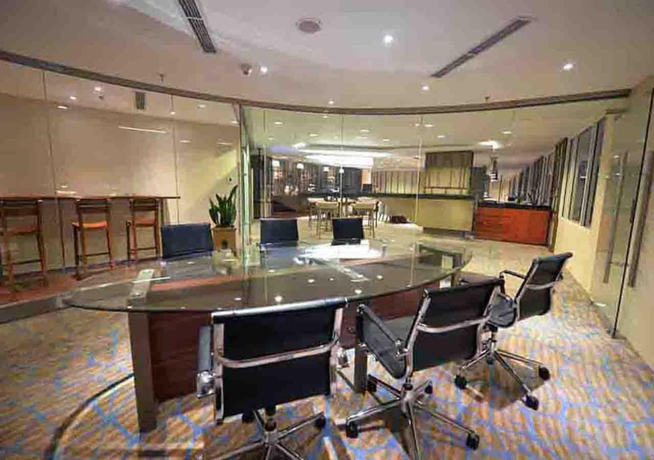 Gumaya Tower Hotel Semarang Kültér fotó